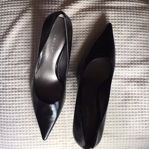Nine West Black Leather Pump